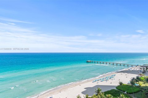 Condo in Sunny Isles Beach, Florida, 3 bedrooms  № 2004676
