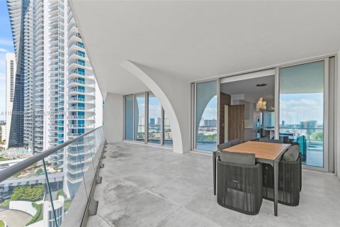 Condo in Sunny Isles Beach, Florida, 3 bedrooms  № 2004676 - photo 8