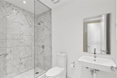 Condo in Sunny Isles Beach, Florida, 3 bedrooms  № 2004676 - photo 12