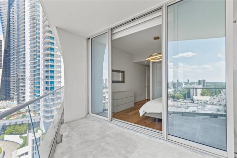 Condo in Sunny Isles Beach, Florida, 3 bedrooms  № 2004676 - photo 10