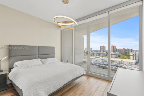 Condo in Sunny Isles Beach, Florida, 3 bedrooms  № 2004676 - photo 9