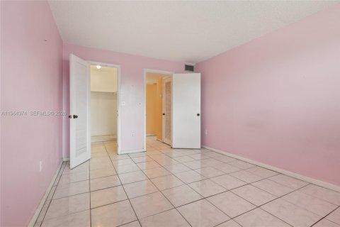 Condominio en venta en Sunrise, Florida, 1 dormitorio, 59.46 m2 № 2026116 - foto 28