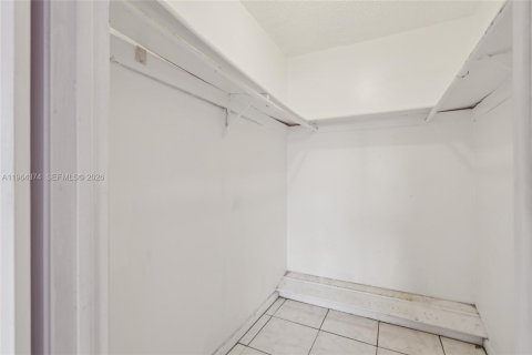 Condominio en venta en Sunrise, Florida, 1 dormitorio, 59.46 m2 № 2026116 - foto 25