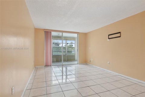 Condominio en venta en Sunrise, Florida, 1 dormitorio, 59.46 m2 № 2026116 - foto 14