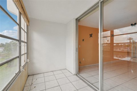 Condominio en venta en Sunrise, Florida, 1 dormitorio, 59.46 m2 № 2026116 - foto 19