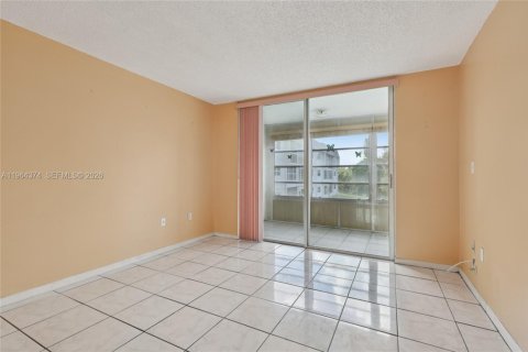 Condominio en venta en Sunrise, Florida, 1 dormitorio, 59.46 m2 № 2026116 - foto 15