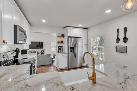 House in Lakeland, Florida 3 bedrooms, 174.56 sq.m. № 1536701 - photo 12