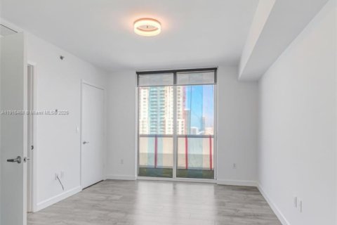 Condo in Miami, Florida, 3 bedrooms  № 1971610 - photo 30