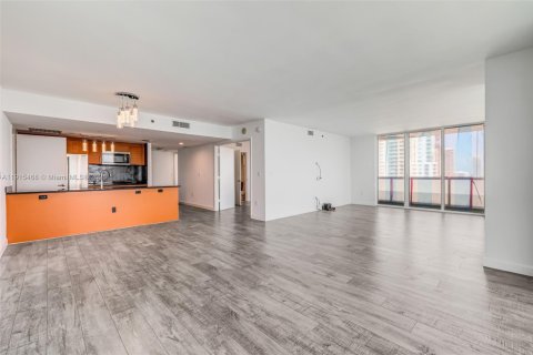 Condo in Miami, Florida, 3 bedrooms  № 1971610 - photo 10