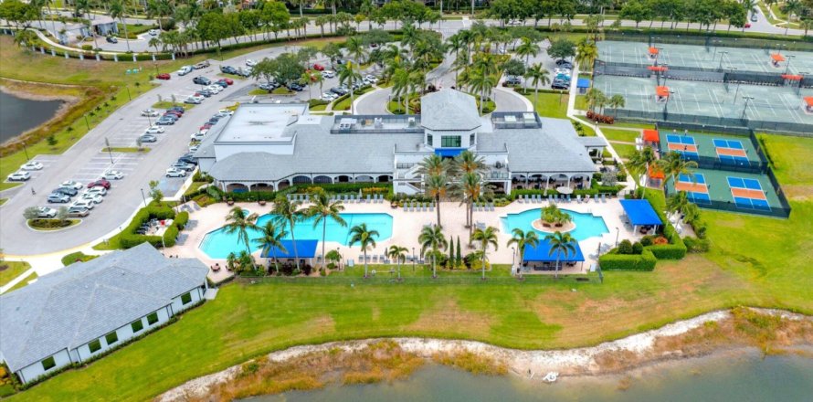 House in Boynton Beach, Florida 2 bedrooms, 126.63 sq.m. № 1227035