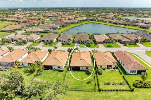 House in Bradenton, Florida 3 bedrooms, 170.94 sq.m. № 1793217 - photo 3