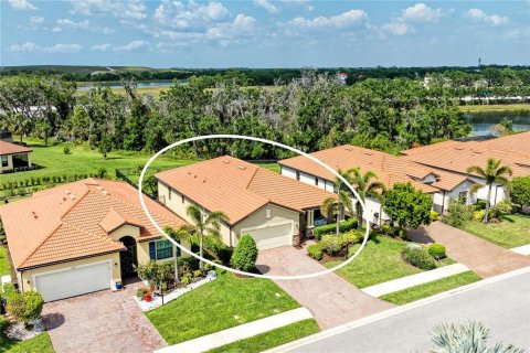 House in Bradenton, Florida 3 bedrooms, 170.94 sq.m. № 1793217 - photo 2