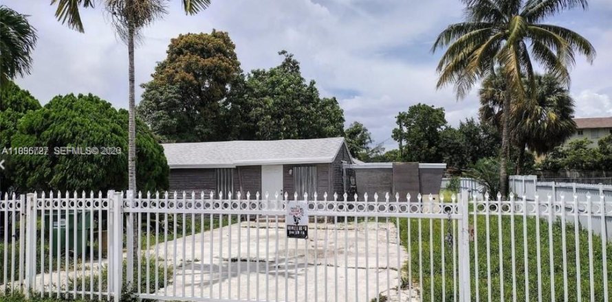 Дом в Опа-Локка, Флорида 2 спальни, 116.41м2 № 2058708