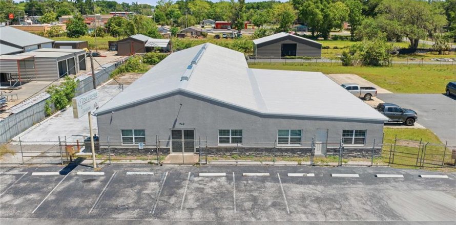 Commercial property in Ocala, Florida 211.26 sq.m. № 2098841