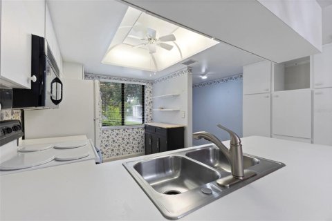 Copropriété à vendre à Sarasota, Floride: 2 chambres, 91.32 m2 № 1907655 - photo 30