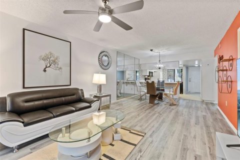 Copropriété à vendre à Sarasota, Floride: 2 chambres, 91.32 m2 № 1907655 - photo 24