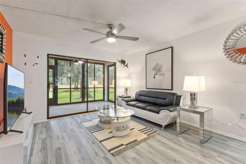 Copropriété à vendre à Sarasota, Floride: 2 chambres, 91.32 m2 № 1907655 - photo 3