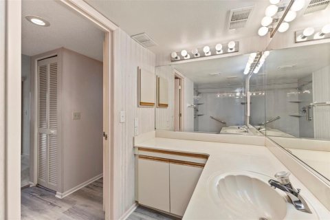Copropriété à vendre à Sarasota, Floride: 2 chambres, 91.32 m2 № 1907655 - photo 20