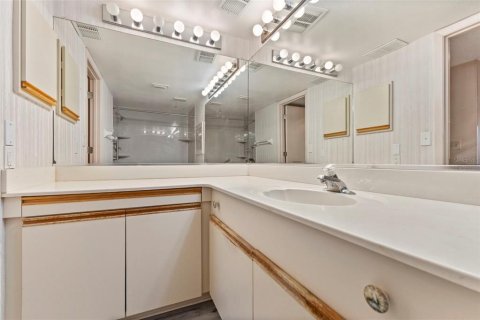 Copropriété à vendre à Sarasota, Floride: 2 chambres, 91.32 m2 № 1907655 - photo 18
