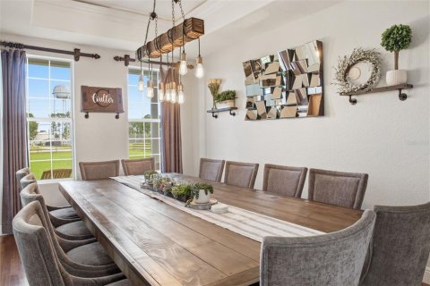 House in Winter Garden, Florida 4 bedrooms, 303.05 sq.m. № 2423874 - photo 9