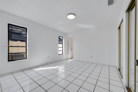 Купить виллу или дом в Майами, Флорида 2 спальни, 106.37м2, № 1942621 - фото 12