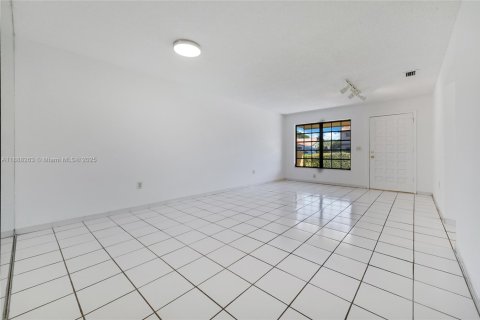 Купить виллу или дом в Майами, Флорида 2 спальни, 106.37м2, № 1942621 - фото 3