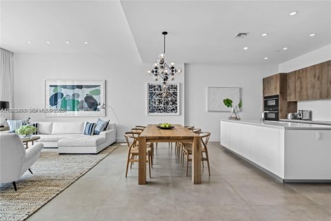 Condominio en venta en Miami, Florida, 4 dormitorios, 310.39 m2 № 2025132 - foto 21