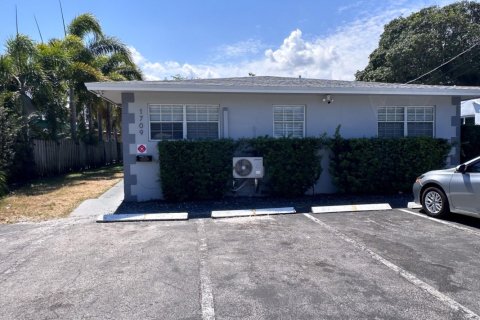 Commercial property in Fort Lauderdale, Florida 217.11 sq.m. № 1136216 - photo 1
