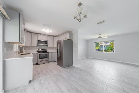 Casa en alquiler en Port Charlotte, Florida, 2 dormitorios, 90.67 m2 № 1734455 - foto 19