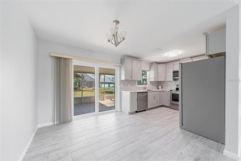 Casa en alquiler en Port Charlotte, Florida, 2 dormitorios, 90.67 m2 № 1734455 - foto 17
