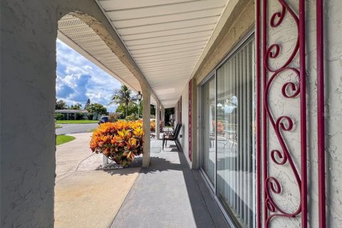 House in Holiday, Florida 2 bedrooms, 136.57 sq.m. № 1887049 - photo 6