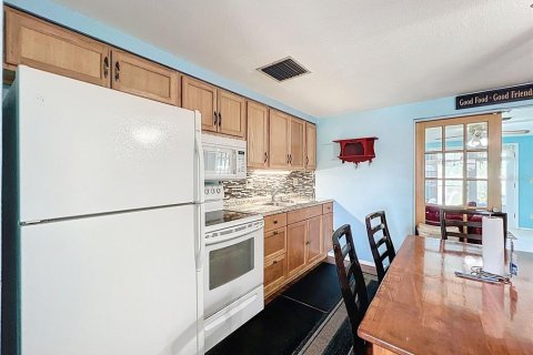 House in Holiday, Florida 2 bedrooms, 136.57 sq.m. № 1887049 - photo 15