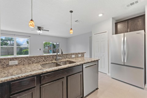 Villa ou maison à vendre à Port St. Lucie, Floride: 3 chambres, 174.01 m2 № 2417583 - photo 13