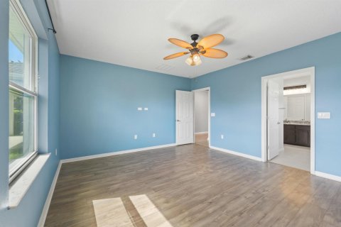 Villa ou maison à vendre à Port St. Lucie, Floride: 3 chambres, 174.01 m2 № 2417583 - photo 16