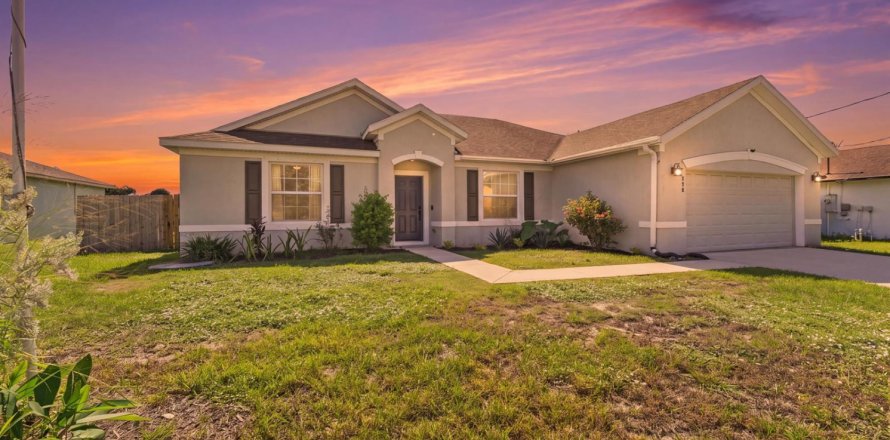 Villa ou maison à Port St. Lucie, Floride 3 chambres, 174.01 m2 № 2417583