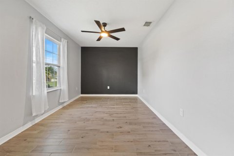 Villa ou maison à vendre à Port St. Lucie, Floride: 3 chambres, 174.01 m2 № 2417583 - photo 6