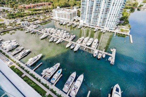 Land in North Miami Beach, Florida № 1168714 - photo 1