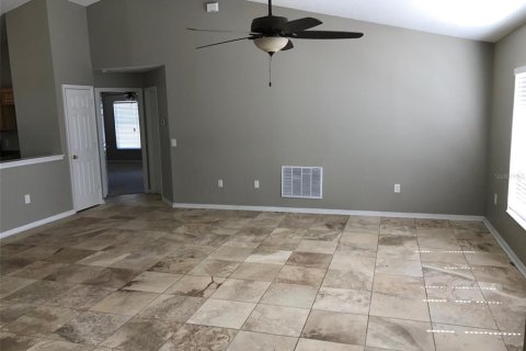 Casa en alquiler en Deltona, Florida, 3 dormitorios, 173.73 m2 № 1893920 - foto 2