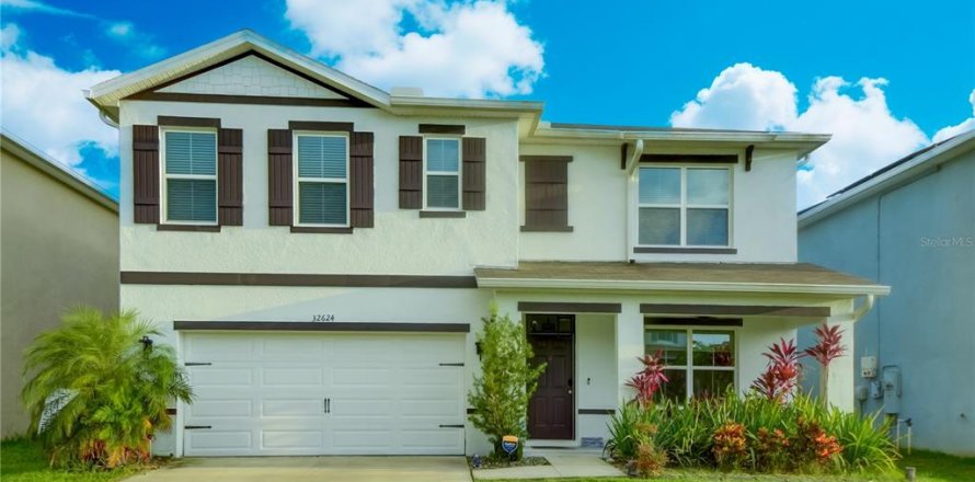 House in Wesley Chapel, Florida 5 bedrooms, 242.01 sq.m. № 1854690