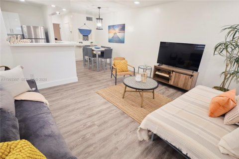 Commercial property in Miami, Florida 124.86 sq.m. № 2027507 - photo 8