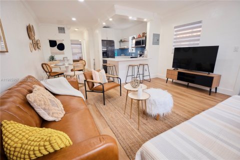 Commercial property in Miami, Florida 124.86 sq.m. № 2027507 - photo 5