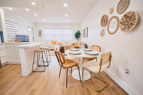 Commercial property in Miami, Florida 124.86 sq.m. № 2027507 - photo 4