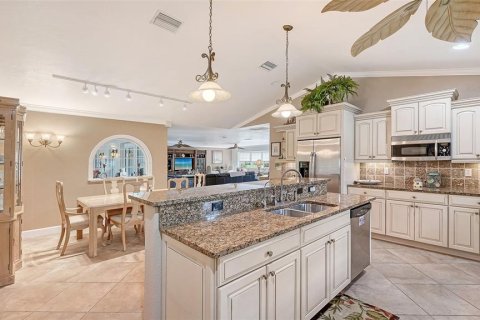 Villa ou maison à vendre à Sarasota, Floride: 3 chambres, 216.83 m2 № 2398736 - photo 20