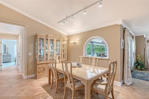 Villa ou maison à vendre à Sarasota, Floride: 3 chambres, 216.83 m2 № 2398736 - photo 16