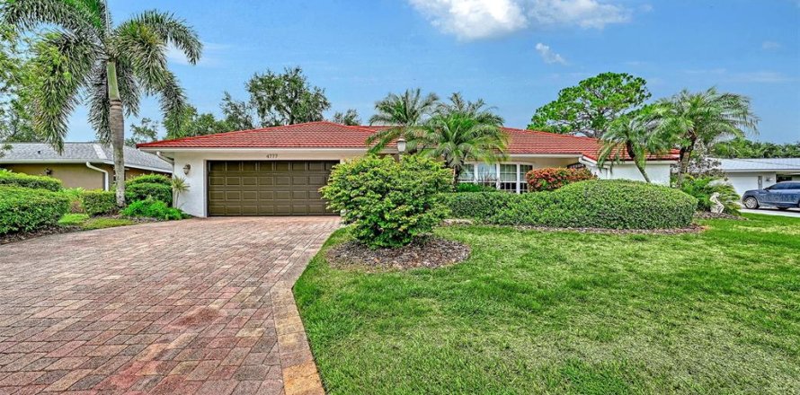 Villa ou maison à Sarasota, Floride 3 chambres, 216.83 m2 № 2398736