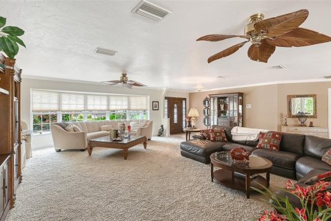 Villa ou maison à vendre à Sarasota, Floride: 3 chambres, 216.83 m2 № 2398736 - photo 10