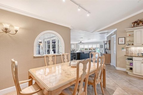Villa ou maison à vendre à Sarasota, Floride: 3 chambres, 216.83 m2 № 2398736 - photo 17