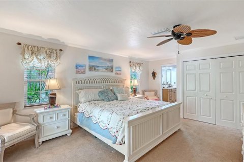Villa ou maison à vendre à Sarasota, Floride: 3 chambres, 216.83 m2 № 2398736 - photo 28