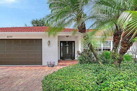 Villa ou maison à vendre à Sarasota, Floride: 3 chambres, 216.83 m2 № 2398736 - photo 5
