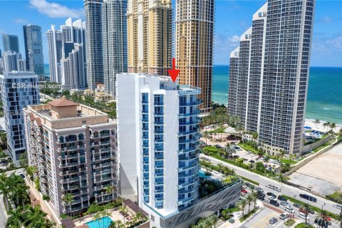 Condo in Sunny Isles Beach, Florida, 2 bedrooms  № 1927858 - photo 25